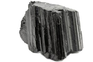 Tourmaline noire – Protection et enracinement- pierre du taureau