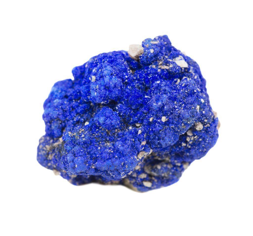 La pierre Azurite est une pierre de vision, d'intuition profonde et de clairvoyance. Elle permet de développer la créativité et les dons artistiques.