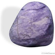 La Tiffany Stone procure la paix et dissipe les inquiétudes. De plus, grâce à ses propriétés, cette pierre permet d’aller de l’avant et de surmonter les difficultés rencontrées.