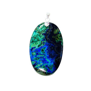 La pierre Azurite est une pierre de vision, d'intuition profonde et de clairvoyance. Elle permet de développer la créativité et les dons artistiques.