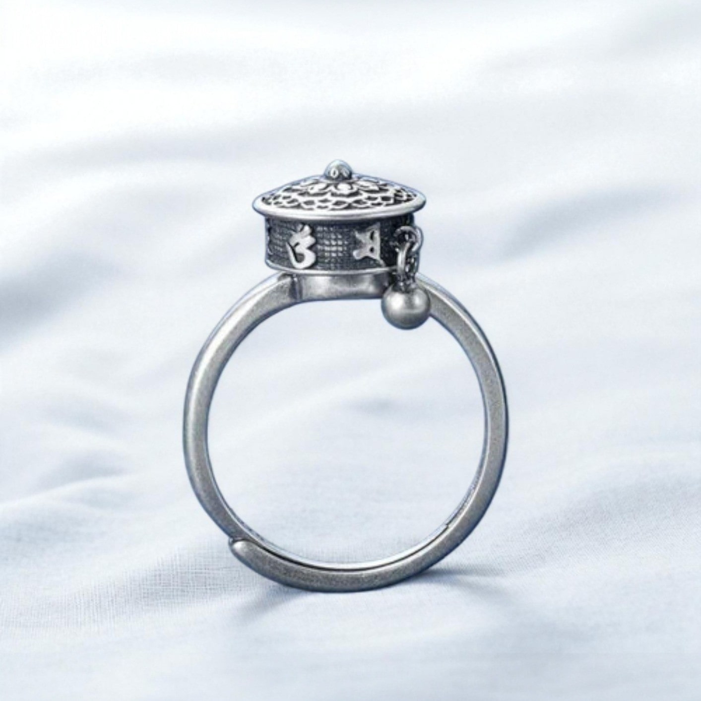 Bague tibétaine rotative porte-bonheur. Anti-stress et spirituelle, réglable et unisexe. Apporte sérénité, protection et énergie positive.