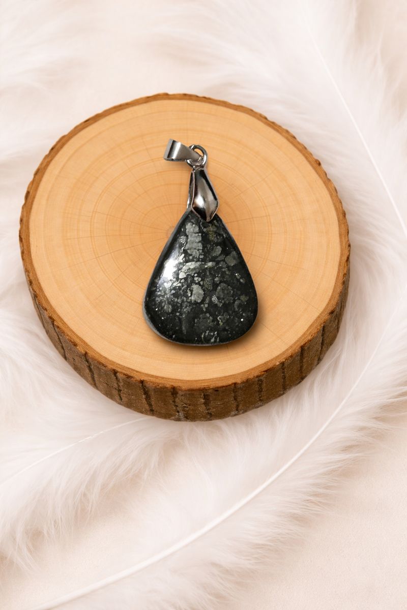 Pendentif Marcassite en pierre naturelle avec bélière en argent