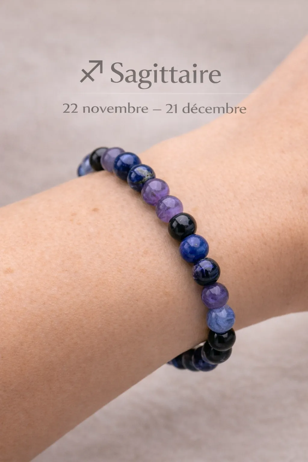 Bracelet Sagittaire améthyste lapis-lazuli obsidienne sodalite porté au poignet
